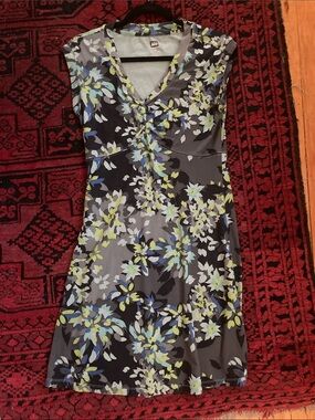 REI Floral V‑Neck Mini Dress with Blue & Pale Green Travel XS size 2 to 4